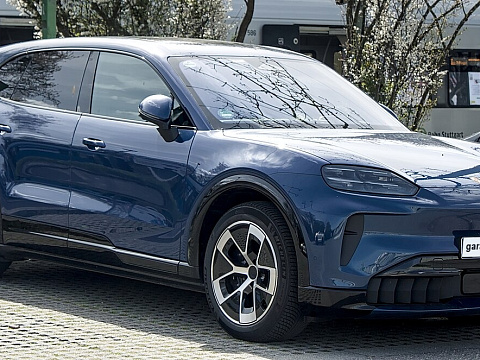 Porsche Cayenne Electric 442 л.с. 2026