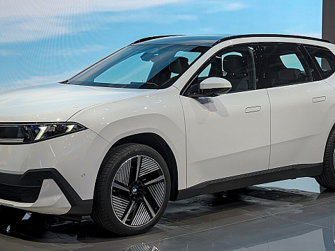 BMW iX3 2026