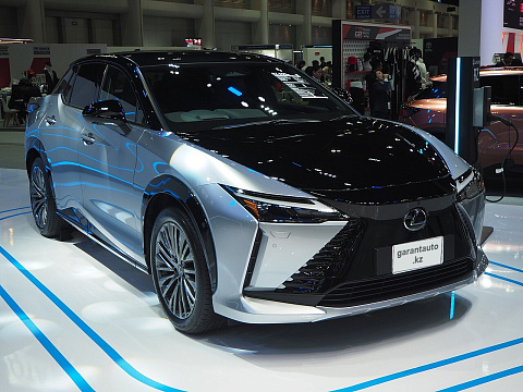 Lexus RZ 500e