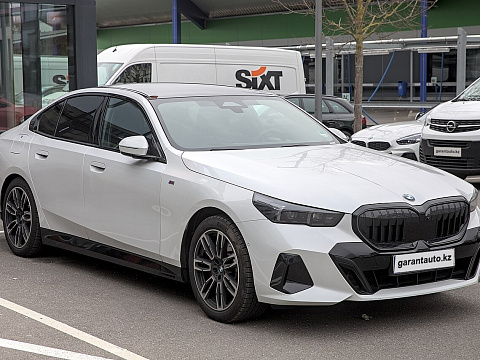 BMW 5 Series 2.0 (184 л.с.) 2026